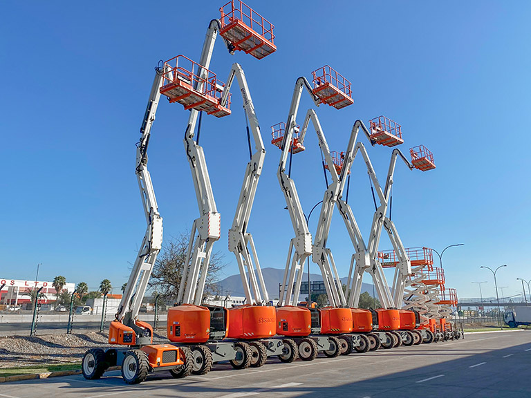 Extensive exterior space for machine display and customer parking